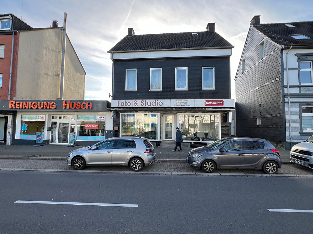 Thumbnail-Investorenobjekt mit 3 Wohnungen, 2 Ladenlokalen und Erweiterungsmöglichkeiten