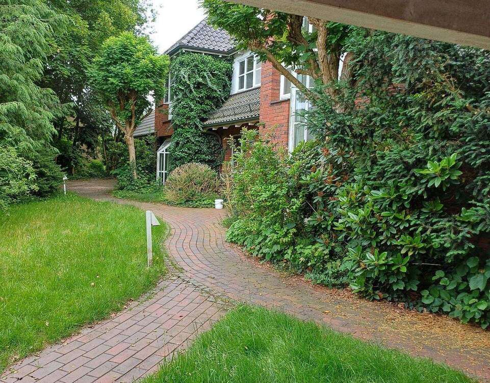 Thumbnail-Großzügiges, freistehendes Dreiparteienhaus in ruhiger, sonniger Lage (Verkaufspreis VB)