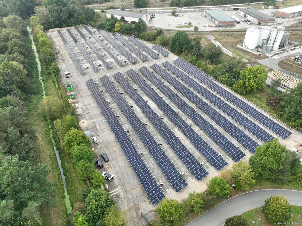 Thumbnail-Grün solide Investiert - PV-Grundstück mit Potenzial für Batteriespeicher