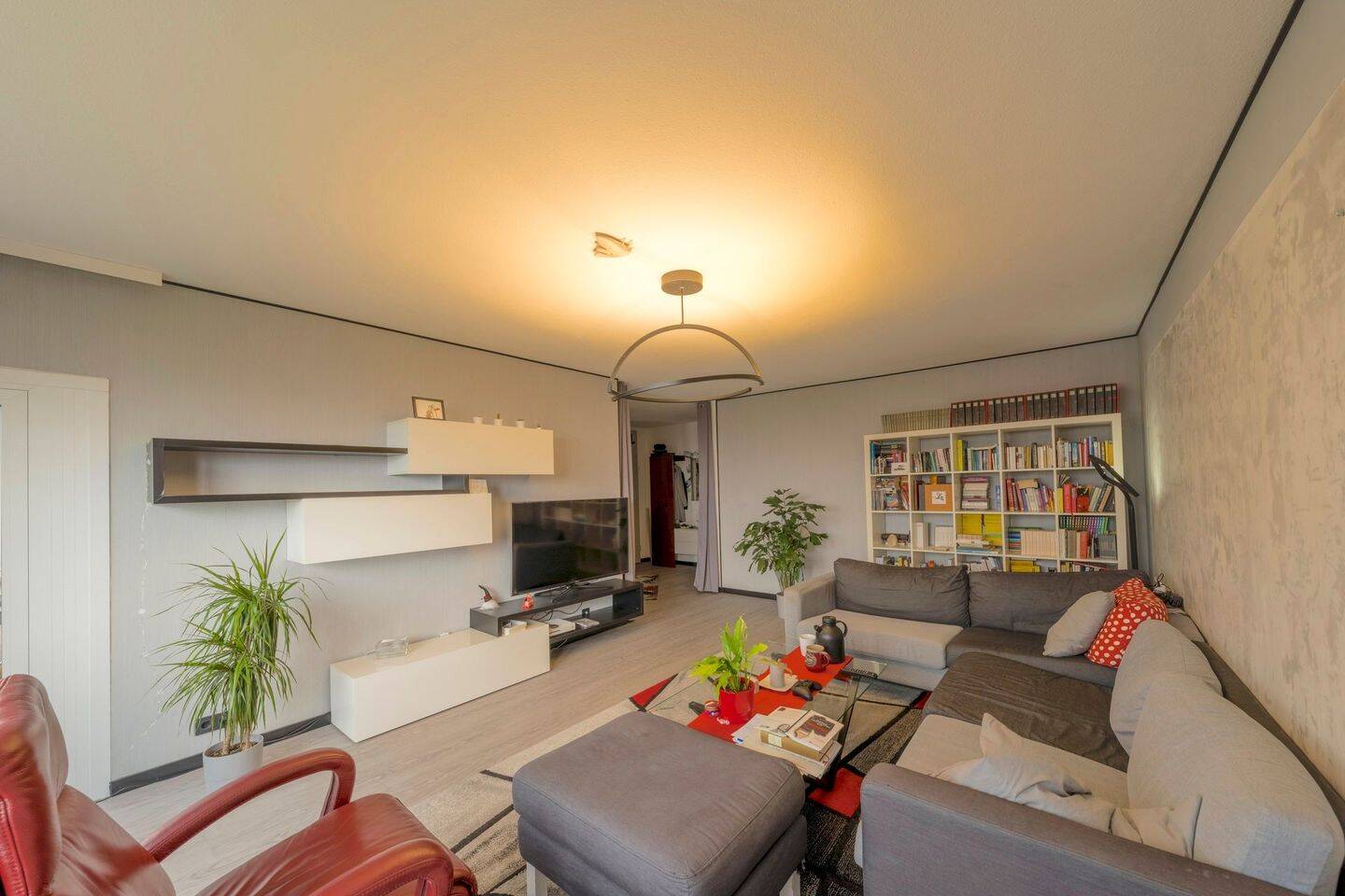 Thumbnail-Ihr neues IMMOBILIEN QUARTIER: Hochwertige 3,5-Zimmer Wohnung mit Weitblick im Ihmezentrum