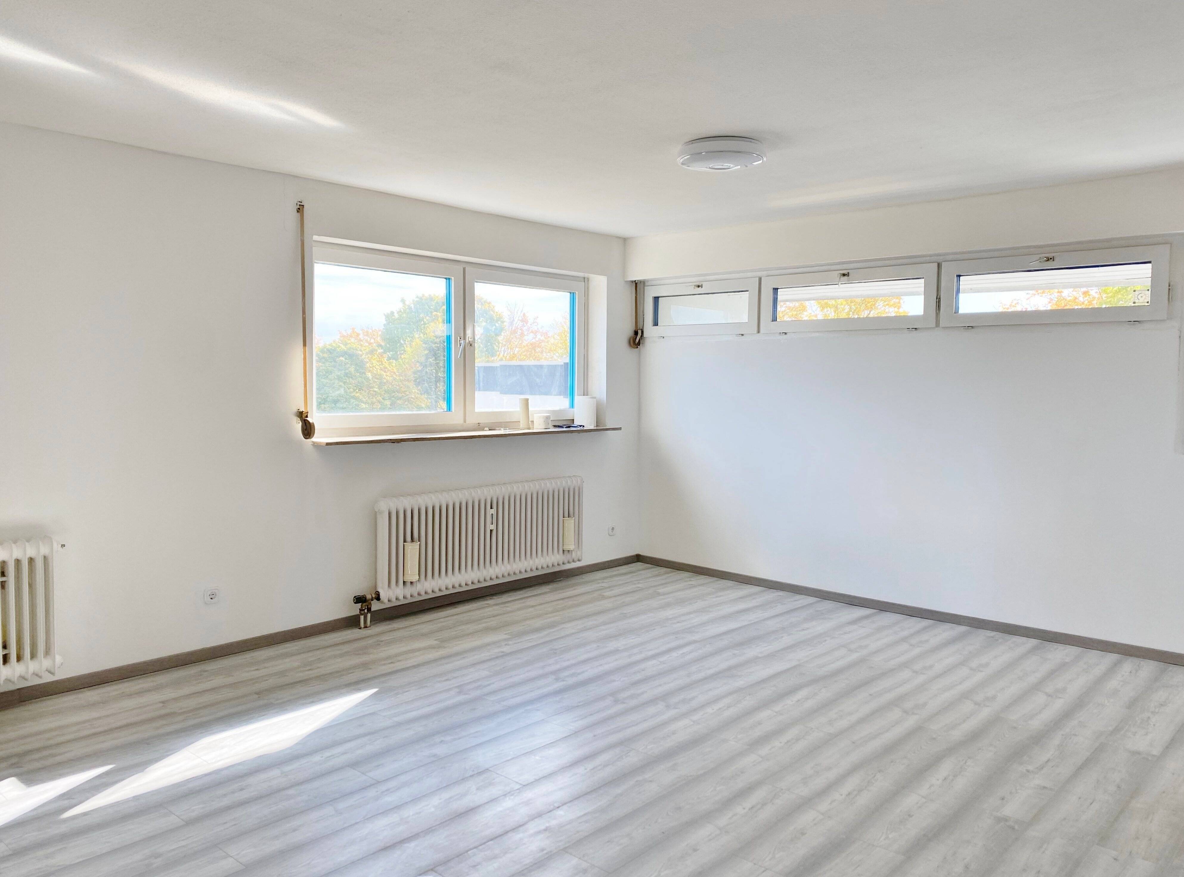 Thumbnail-Gepflegte 1,5 - 2-Zimmer-Wohnung mit Aufzug und Tiefgarage