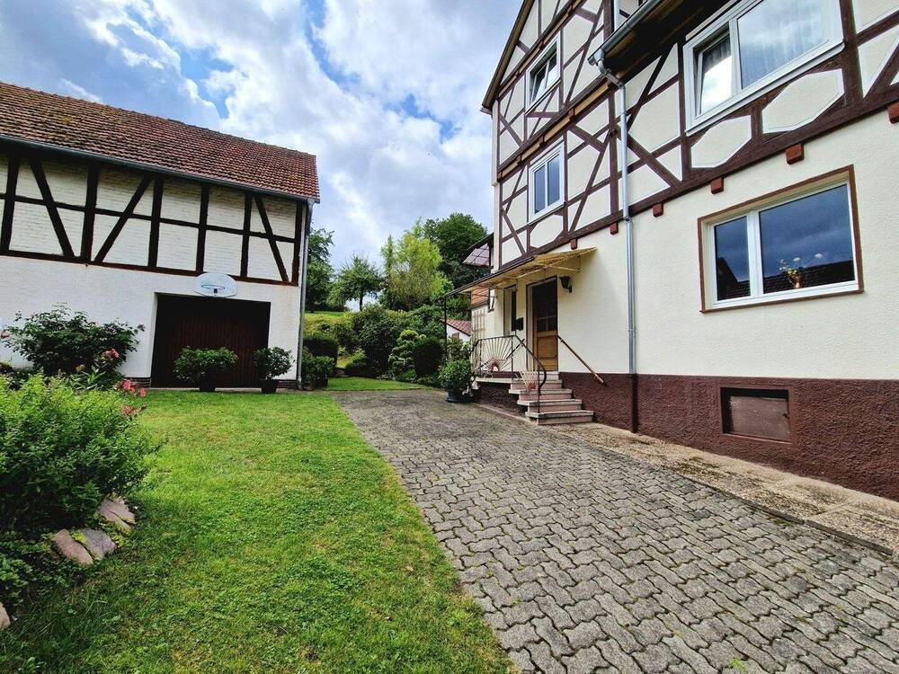 Thumbnail-Gepflegtes Einfamilienhaus mit Obstgarten und Scheune