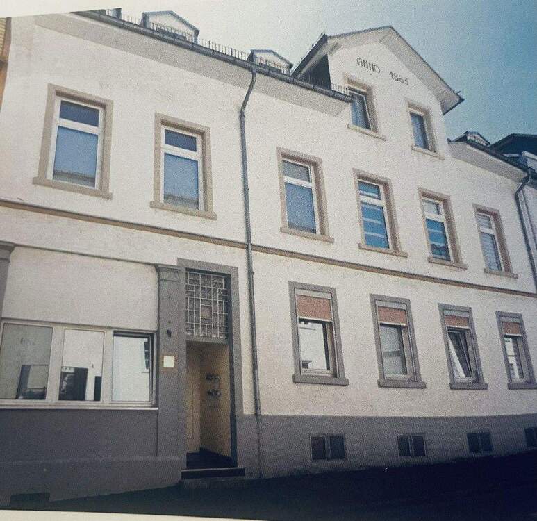 Thumbnail-Denkmalgeschütztes 5-Parteienhaus mit großer Dachterrasse in Wiesbaden Nordost. Provisionsfrei.