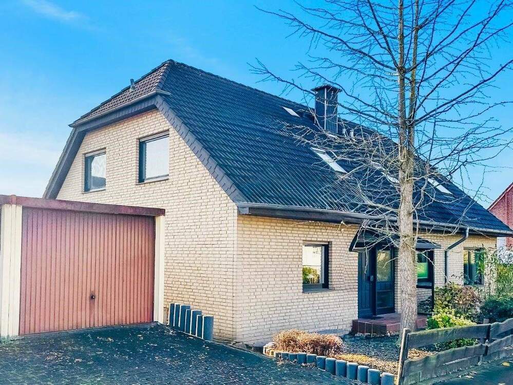 Thumbnail-Gepflegtes Zweifamilienhaus in familienfreundlicher Lage