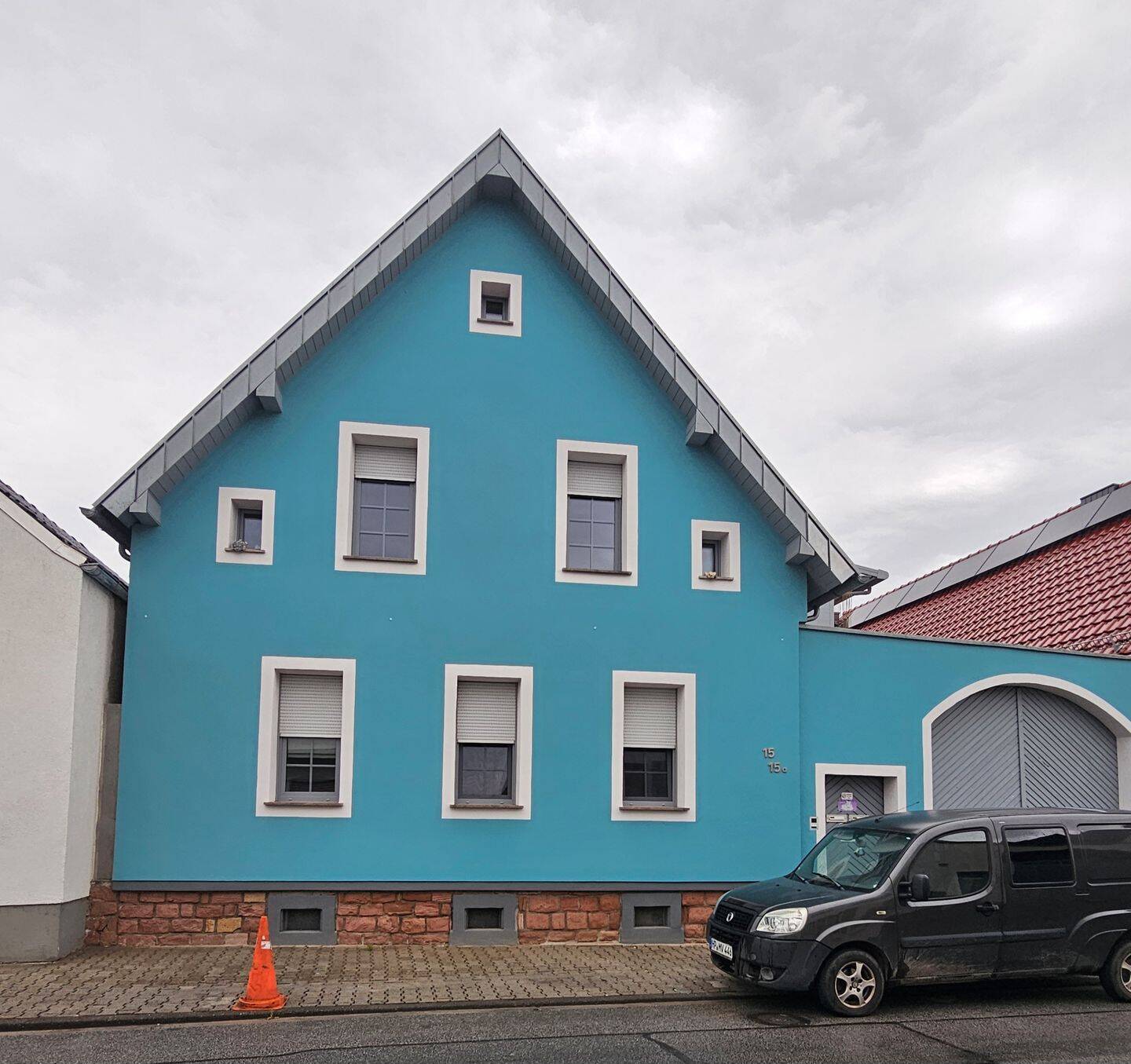 Thumbnail-~~ GEPFLEGTES SANIERTES EINFAMILIENHAUS MIT BALKON, STELLPLATZ, INNENHOF UND NEBENGEBÄUDE ~~