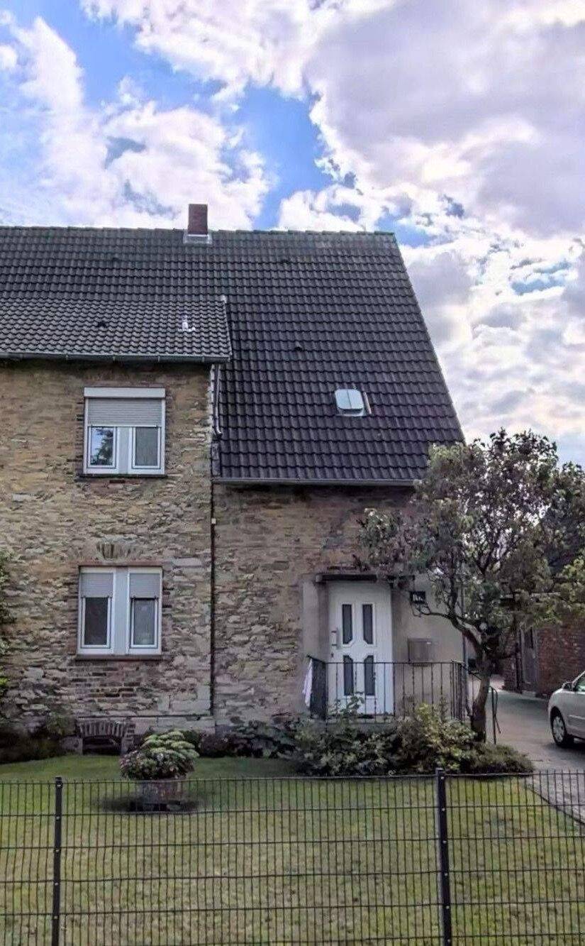 Thumbnail-Baugrundstück mit Doppelhaushälfte, interessante Größe für Investoren