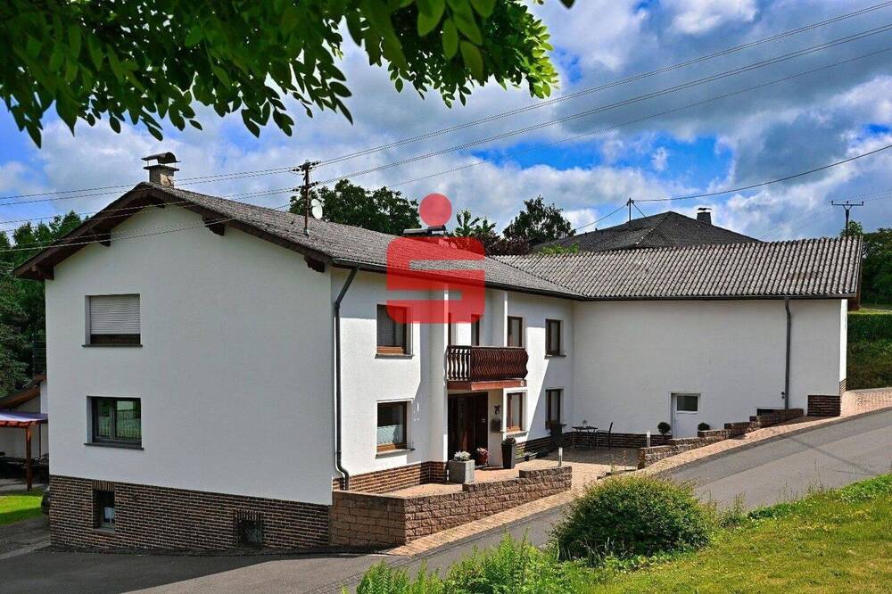 Thumbnail-Einfamilienhaus mit Nebengebäuden und Baugrundstück in schöner Lage