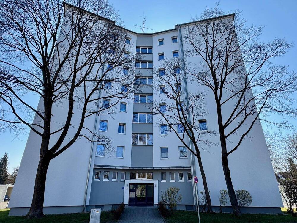 Thumbnail-Helle 2-Zimmer-Wohnung mit Südbalkon und viel Potenzial in Augsburg-Hochzoll