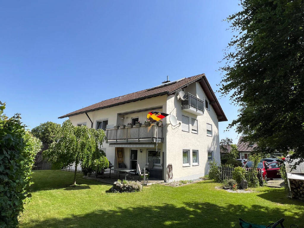 Thumbnail-Tolles, großes 3-Familienhaus mit sofort beziehbarer EG Wohnung