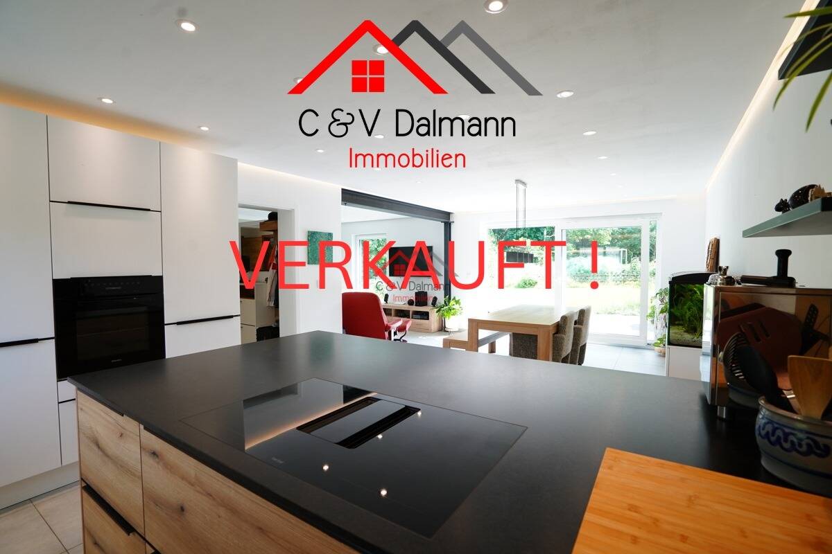 Thumbnail-Stilvoll modernisiertes Doppelhaus am Waldrand - sonnig gelegen, mit großem Grundstück, Garage, Stellplatz & Raum für mehr