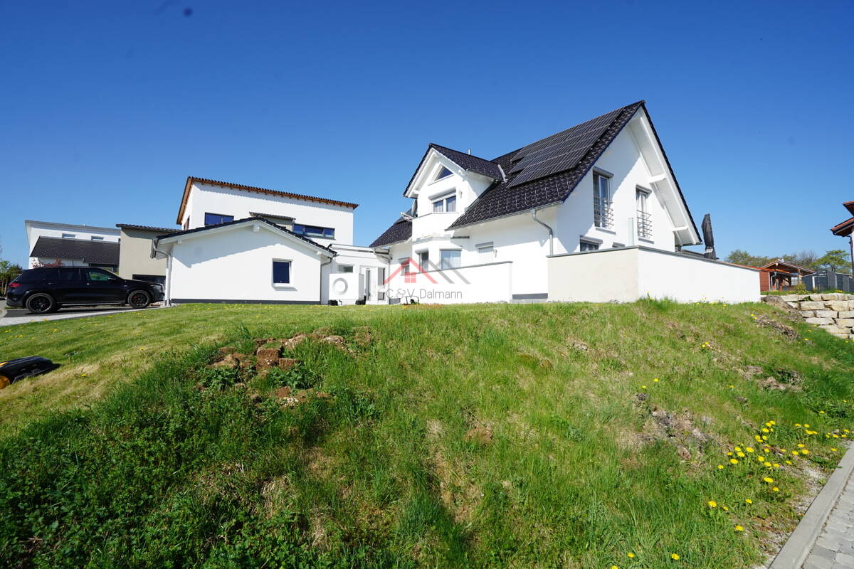 Thumbnail-Modernes und freistehendes Einfamilienhaus mit Einliegerwohnung in idyllischer Randlage von Mahlstetten