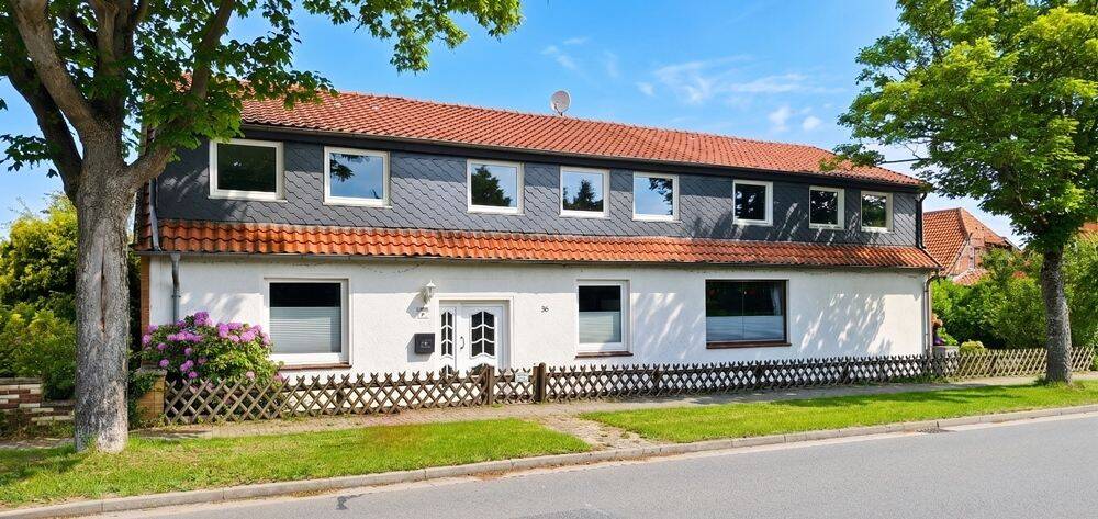 Thumbnail-Edemissen - Wehnsen - großzügiges Zweifamilienhaus mit Nebengebäude und Garagen