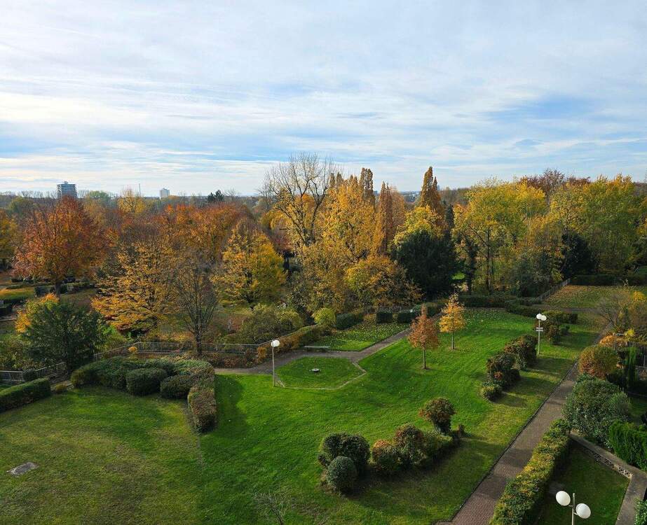 Thumbnail-Köln - Erstbezug nach Renovierung - Wohnung mit zeitgemäßen Badezimmern und elegantem Laminatboden