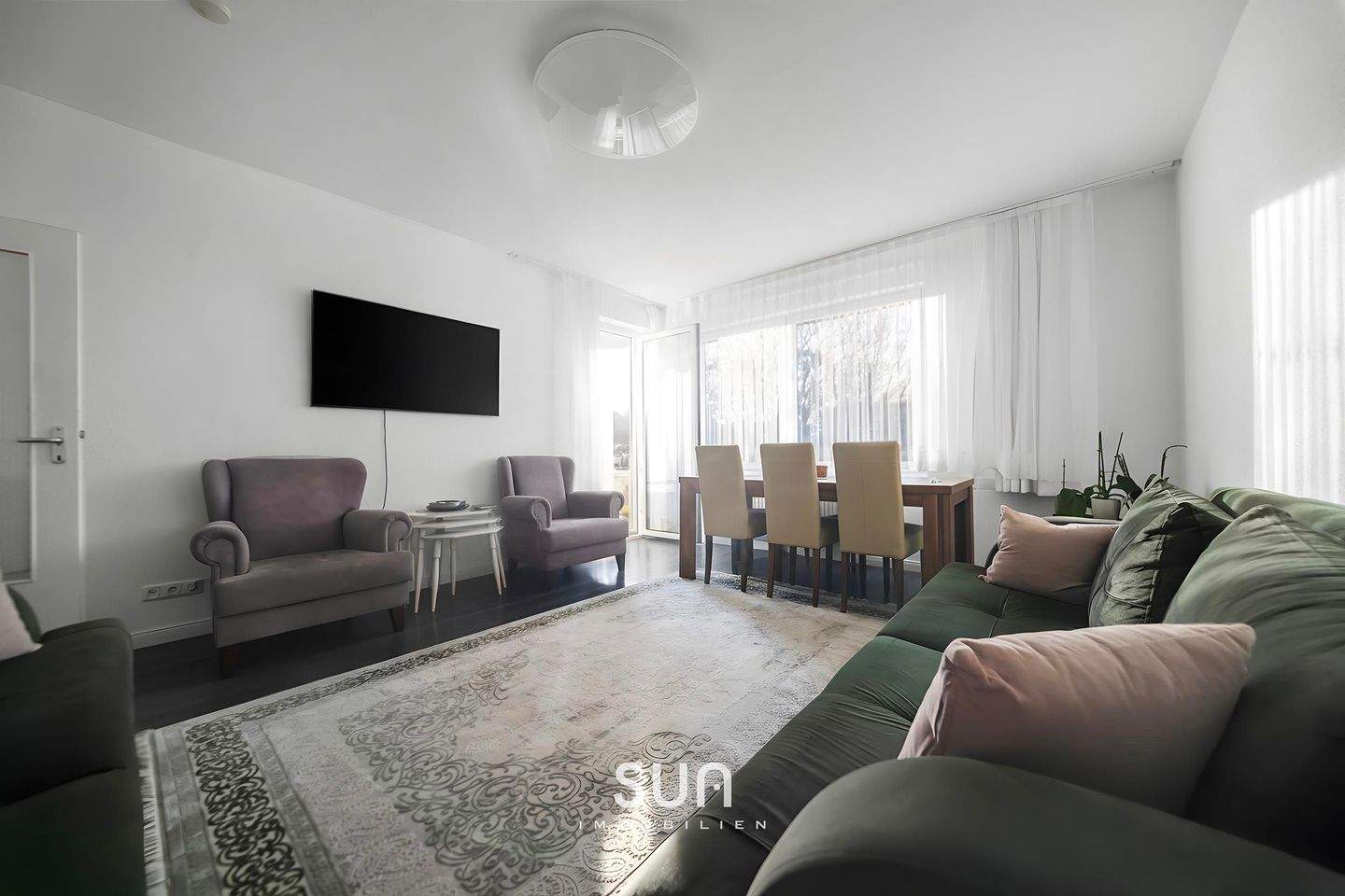 Thumbnail-BESTE LAGE FRANKFURT NORDWEST - 3-Zimmer-Wohnung mit direktem Einkaufs- und Schulzugang