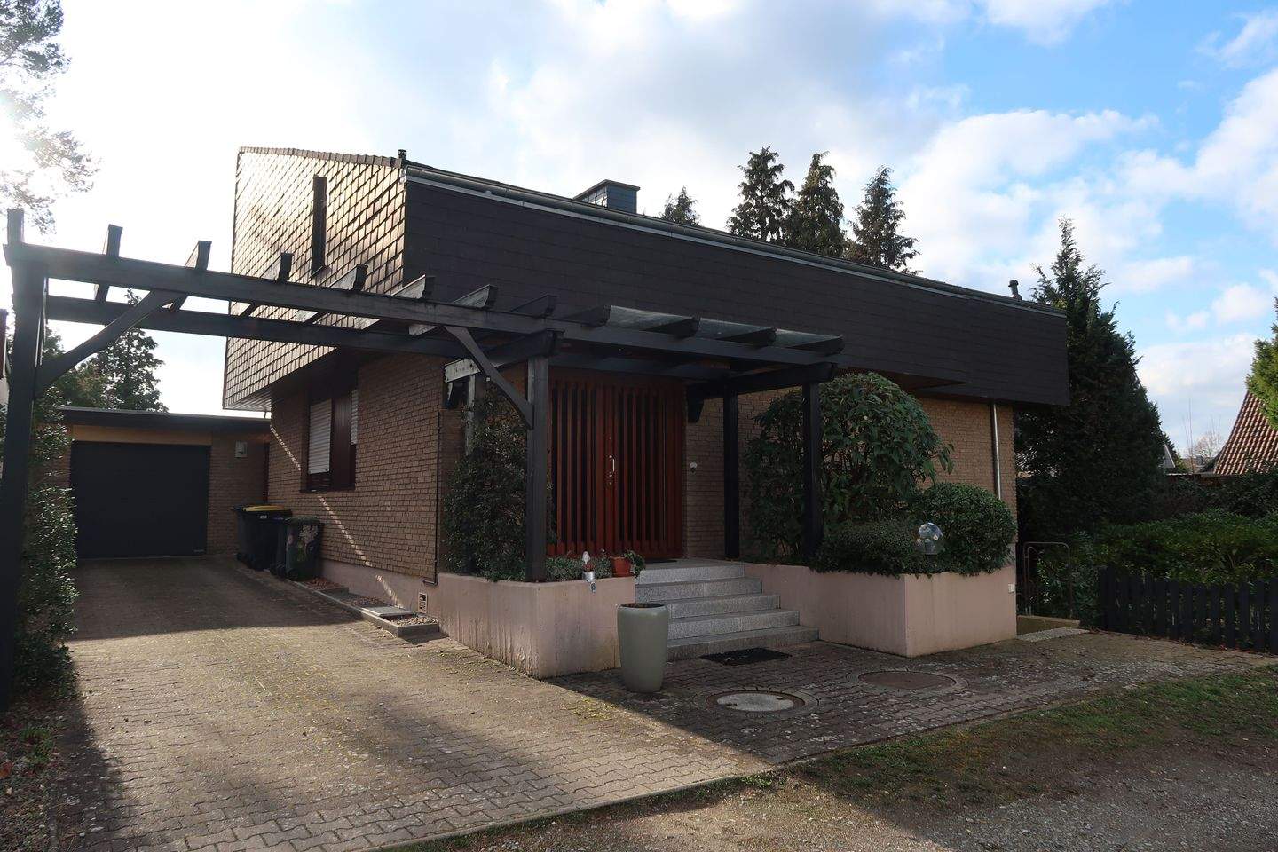 Thumbnail-Einfamilienhaus mit ELW am südl. Stadtrand von Minden!