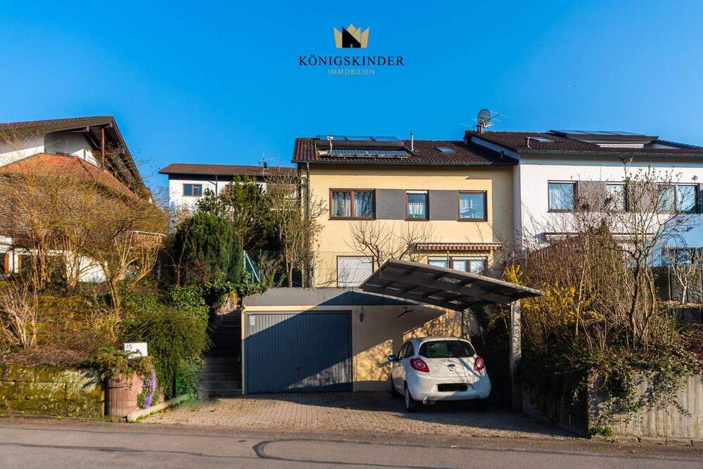 Thumbnail-Platzwunder mit Potenzial: Großzügige Doppelhaushälfte in Oberstenfeld mit Einliegerwohnung