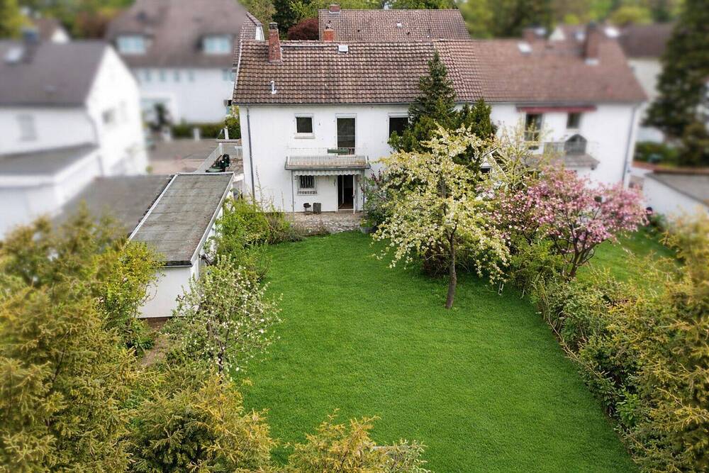 Thumbnail-Sanierungsbedürftige Doppelhaushälfte mit großem Garten am Sachsenhäuser Berg