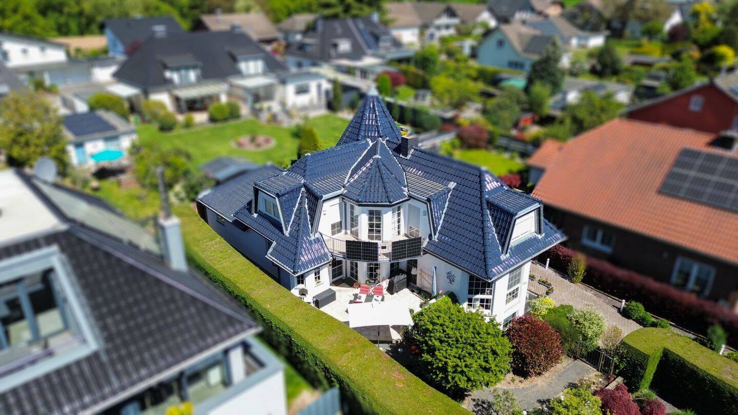 Thumbnail-Architektur-Highlight: Viel Platz für Familie, Wellness & Business