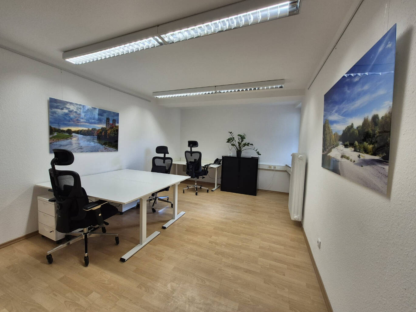 Thumbnail-Büro 18 am Isar: Blick auf grünen Innenhof, Highspeed-IT & Kanzlei-Sitz