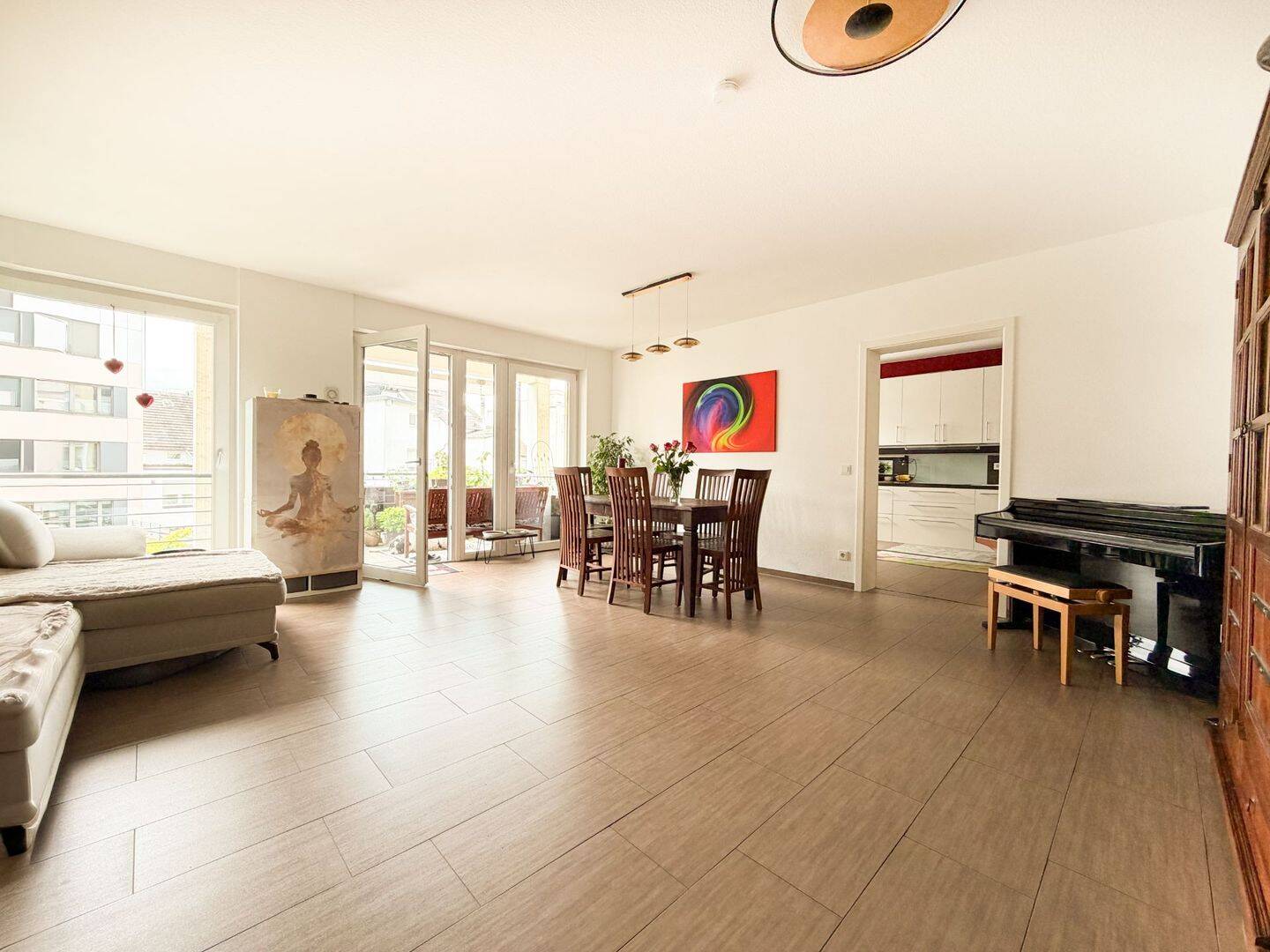 Thumbnail-Mitten drin: Ihr barrierefreies Logenplatz-Zuhause mit West-Balkon