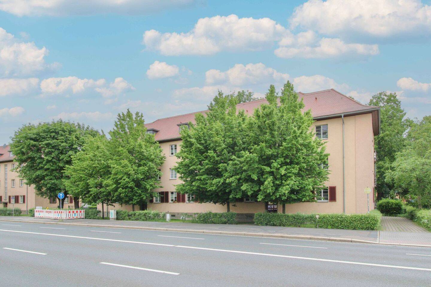 Hausansicht 02 straßenseitig