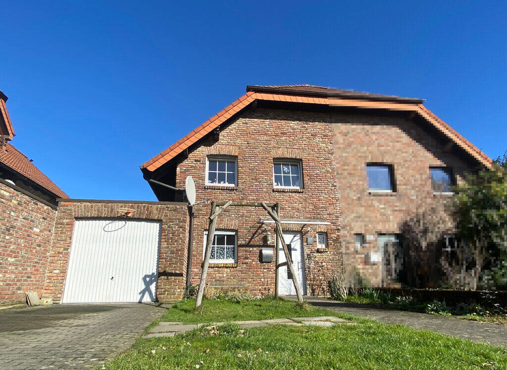 Thumbnail-Grundsolides EFH mit Garten und Garage am Rande des Landschaftsschutzgebietes