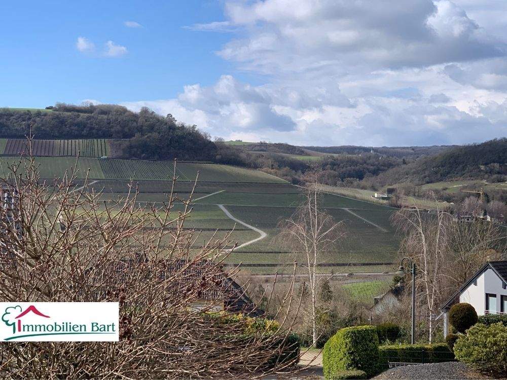 Thumbnail-NITTEL: WOHNHAUS MIT KELLER + PHOTOVOLTAIK AM ORTSRAND!