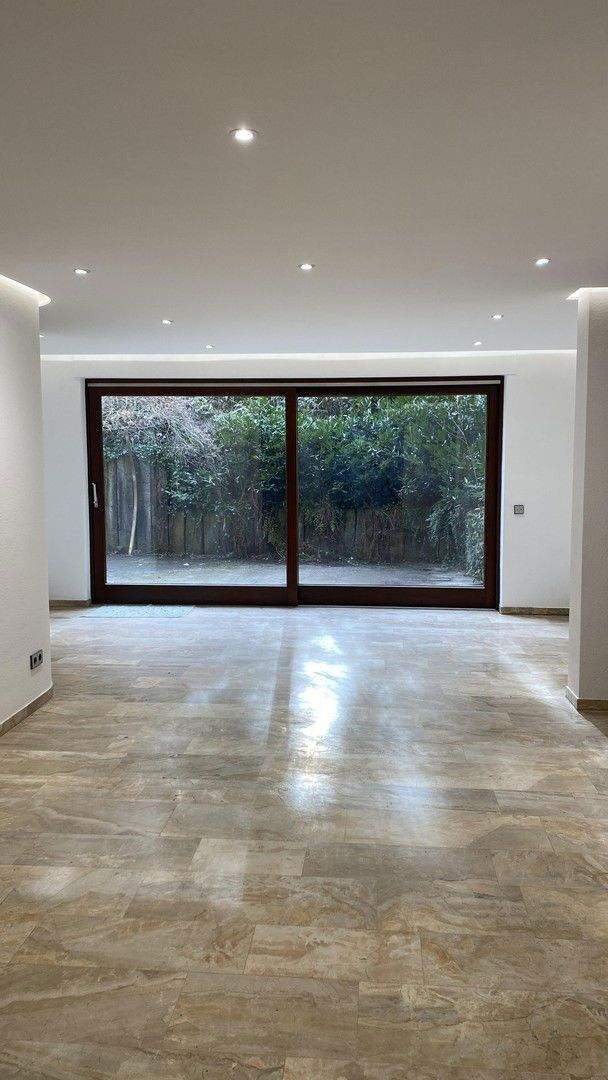 Thumbnail-Exklusive, renovierte 3-Zimmer-Souterrainwohnung mit Terrasse in Sindelfingen