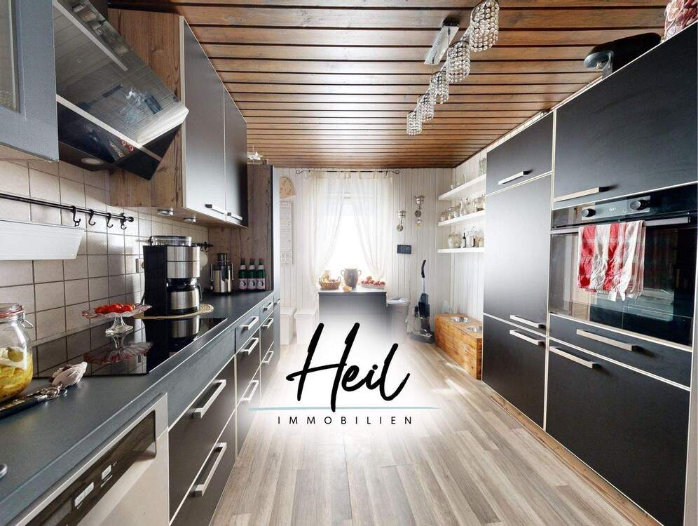 Thumbnail-Gepflegtes Einfamilienhaus mit Einliegerwohnung, Nebengebäuden und 4.500 m² Traumgrundstück