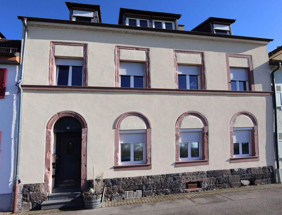 Thumbnail-Leben wo andere Urlaub machen - 3-Familienhaus mit Rheinblick und großem Garten in bevorzugter Wohnlage in Breisach !