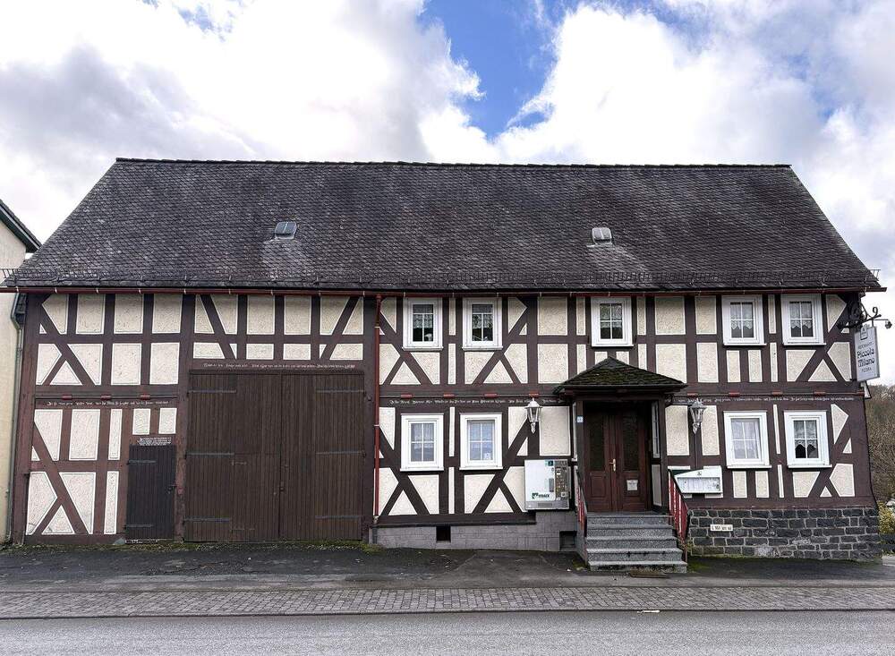 Thumbnail-Wohn- und Geschäftshaus in zentraler Lage in Hatzfeld (Eder)