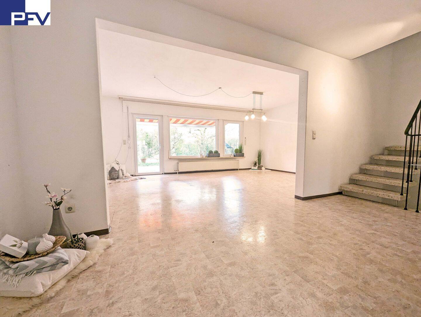 Thumbnail-RESERVIERT! Großes und familienfreundliches Reihen-Eckhaus mit Carport