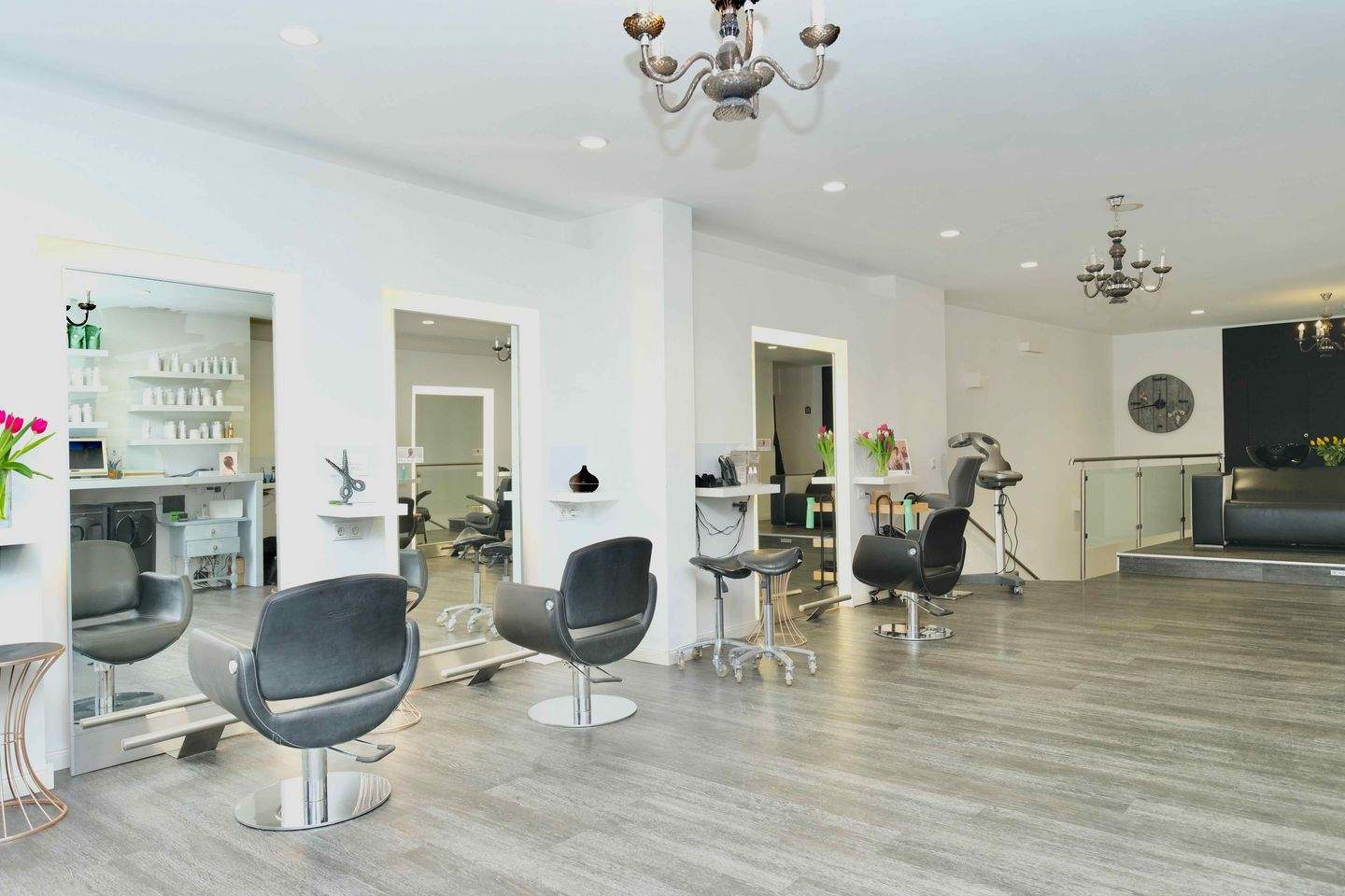 Thumbnail-Vielfältige Gewerbeeinheit in attraktiver Lage von Meerbusch-Büderich - Ihr Business-Zuhause mit 296 m² Fläche.