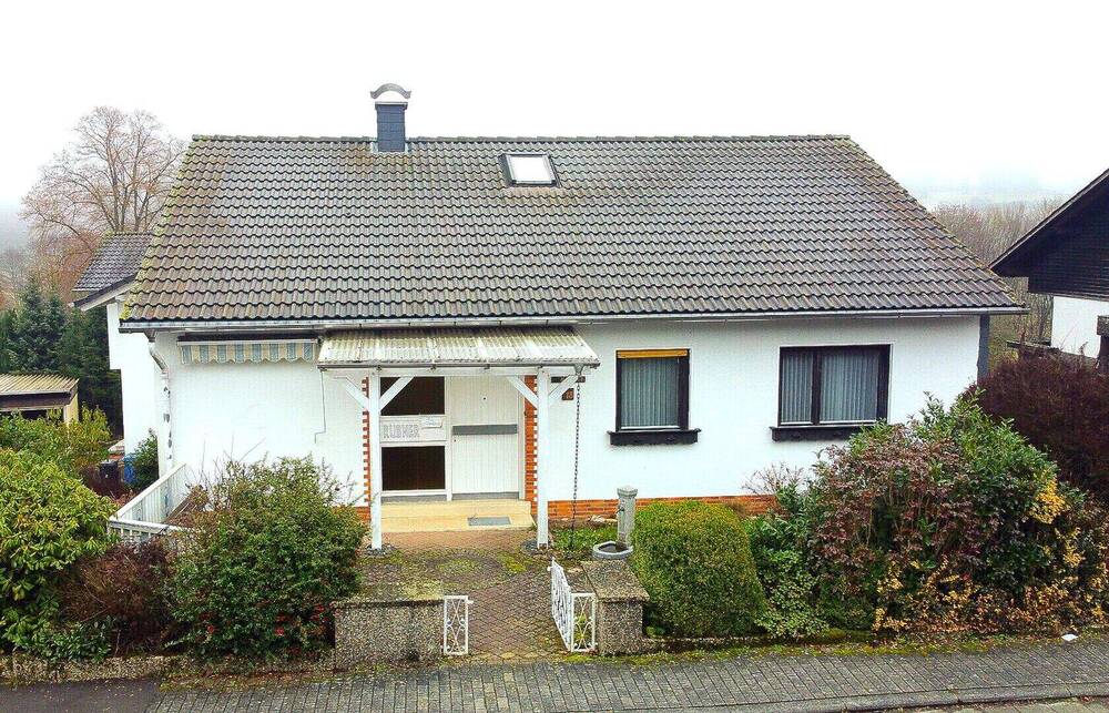 Thumbnail-Werden Sie Eigentümer eines großzügigen 8-Zimmer-Hauses mit Kamin, Wintergarten, Balkon und Terrasse
