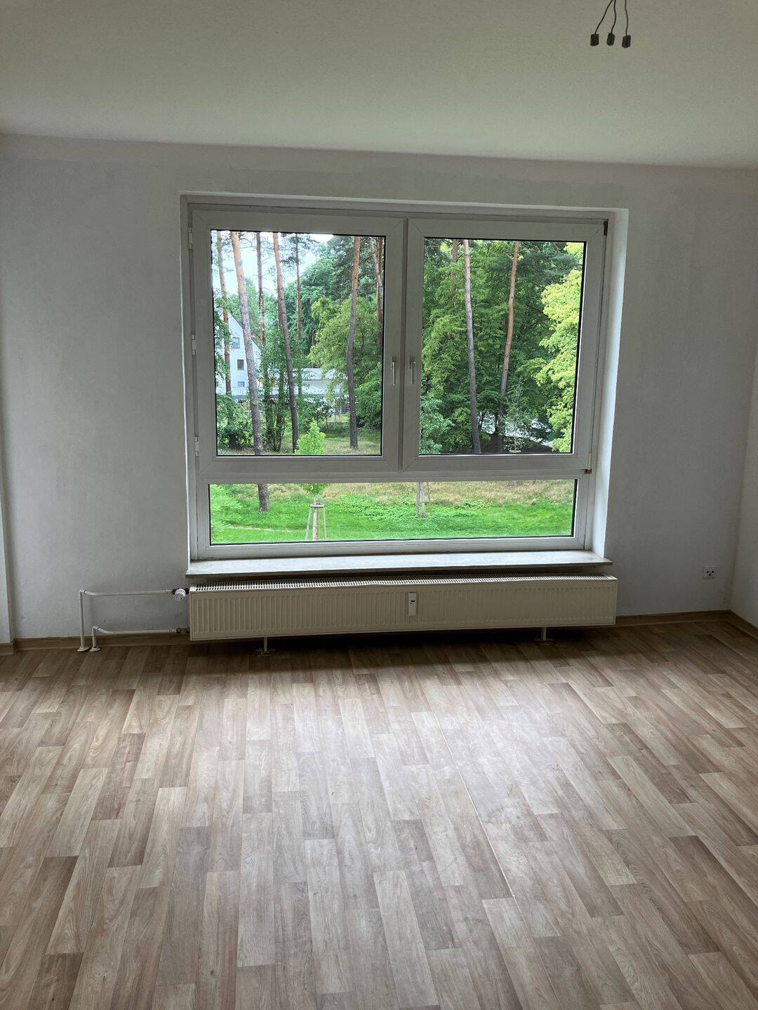 Thumbnail-Helle 3-Zimmer Erdgeschosswohnung mit neuen Bodenbelägen und Loggia zu vermieten