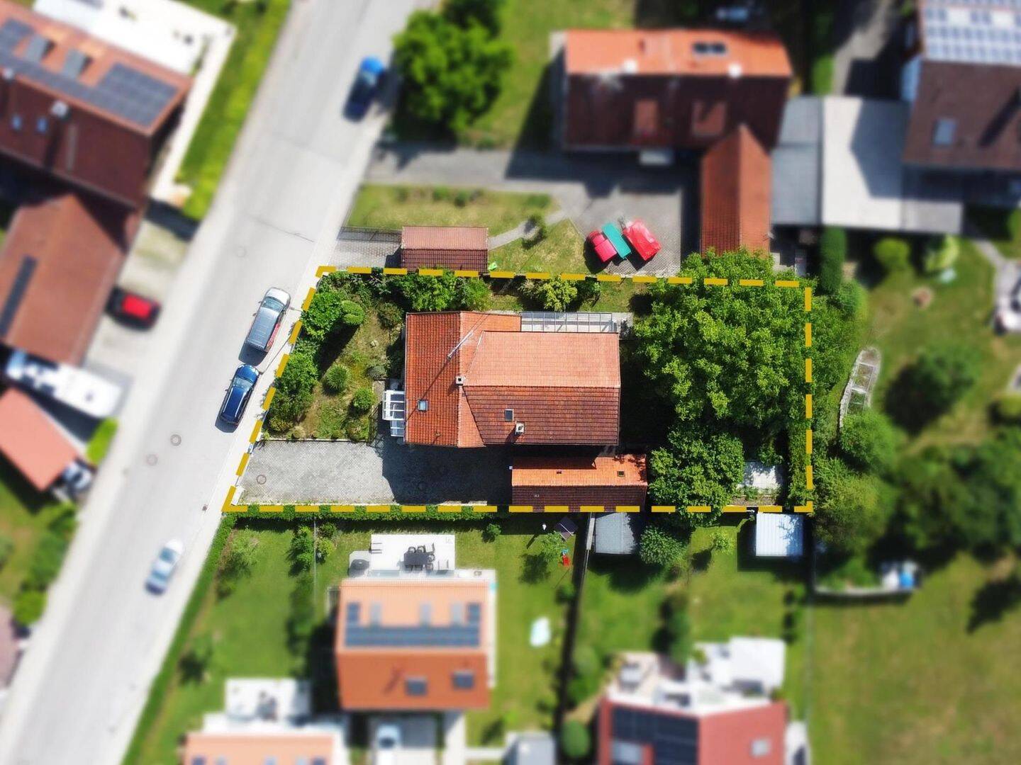 Thumbnail-Baugrundstück in Toplage: Platz für modernes Wohnen in Neukeferloh