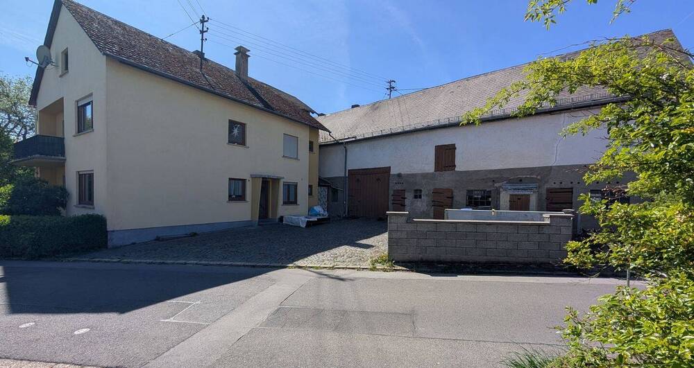 Thumbnail-Top-2 Familienhaus mit Nebengebäude + Ferienwohnung