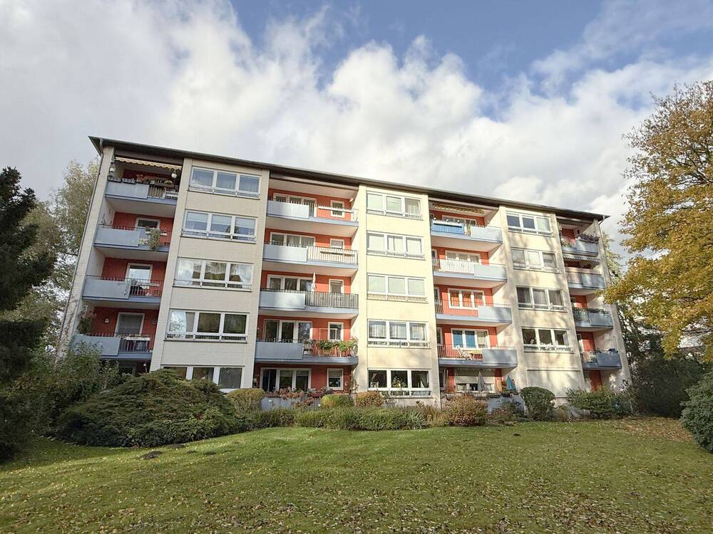 Thumbnail-Große 3 Zimmer-Wohnung mit Süd-Balkon in ruhiger Wohnlage