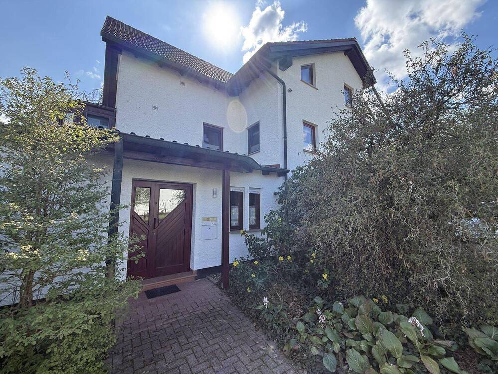 Thumbnail-Massives, hochwertiges Einfamilienhaus mit 2 Einheiten & viel Wohnkomfort in FritzlarZüschen