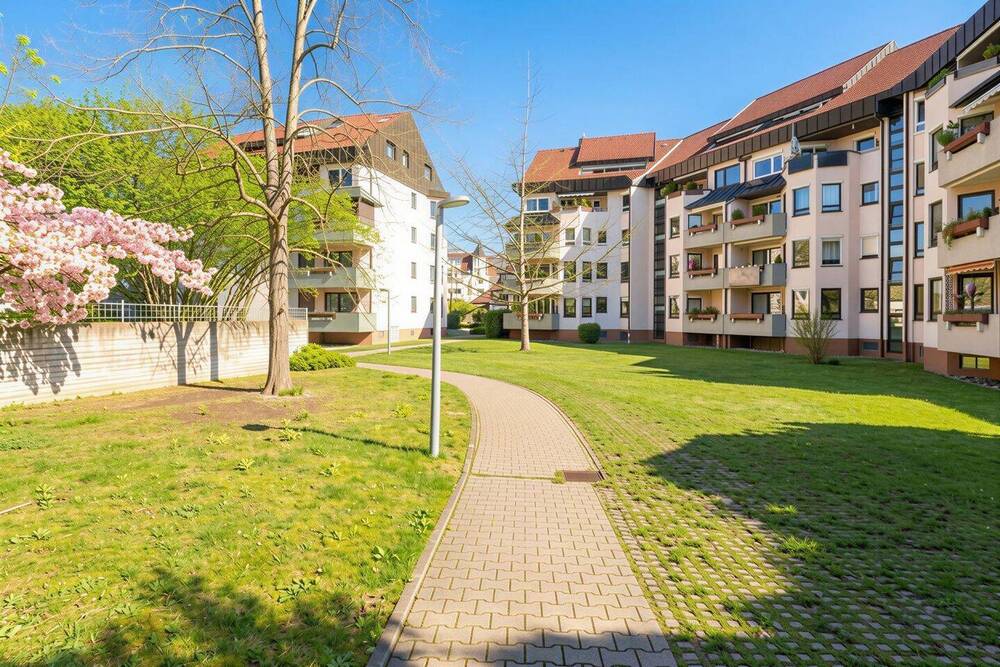 Thumbnail-Bezugsfrei: Sonnige Wohnung mit separater Küche und Balkon in KN-Paradies