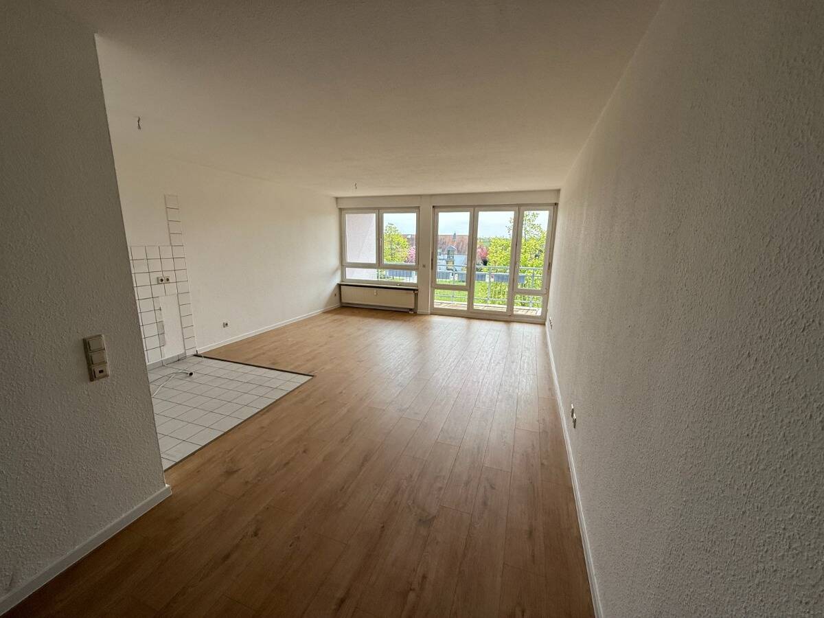 Thumbnail- helle 2-Raum Wohnung mit Balkon und TG-Stellplatz * ab sofort 