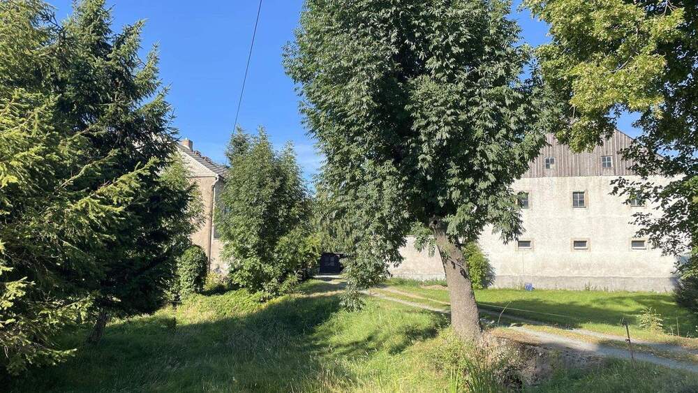 Thumbnail-Ruhiges Grundstück mit großer Scheune