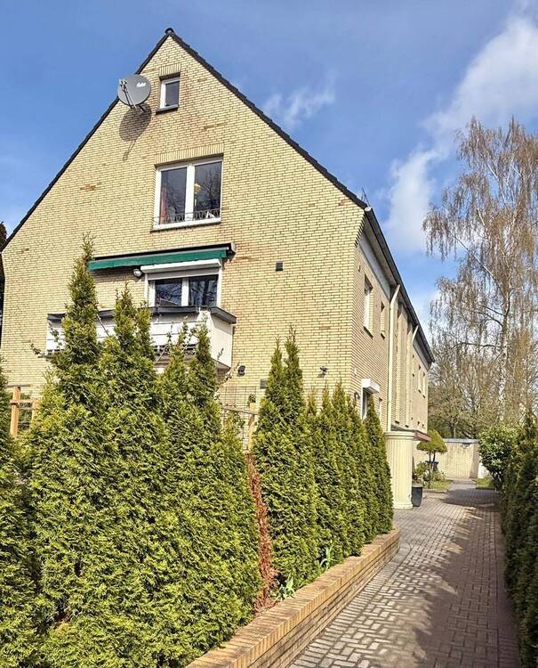 Thumbnail-Schönes Mehrgenerationenhaus mit Einliegerwohnung und pflegeleichtem Garten