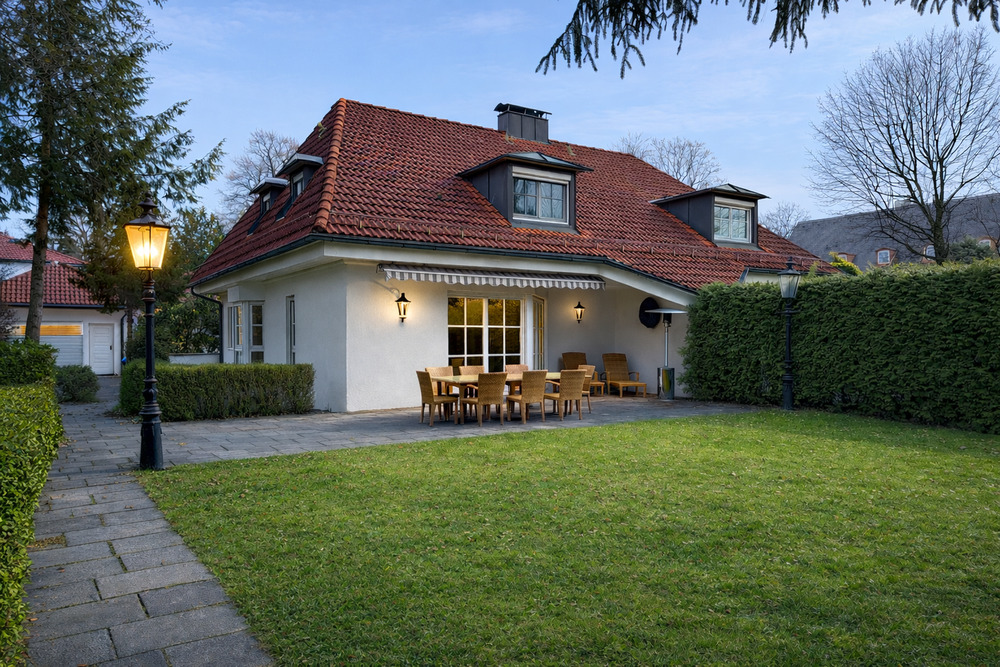 Thumbnail-Familienhaus im mediterranen Stil und guter Lage Grünwald!