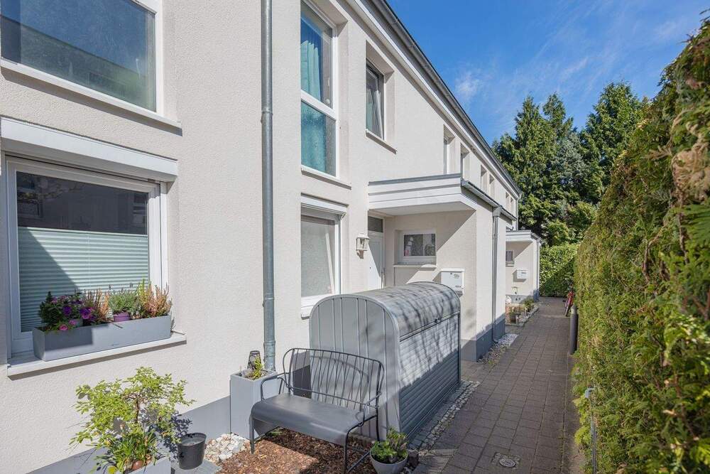 Thumbnail-Hochwertiges und energieeffizientes Reihenmittelhaus