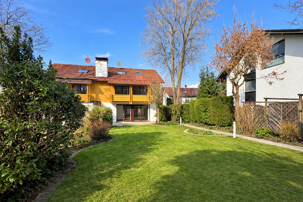 Thumbnail-Die Bestlage am Waldrand Grünwald! Großzügige Doppelhaushälfte mit viel Platz und Outdoorpool