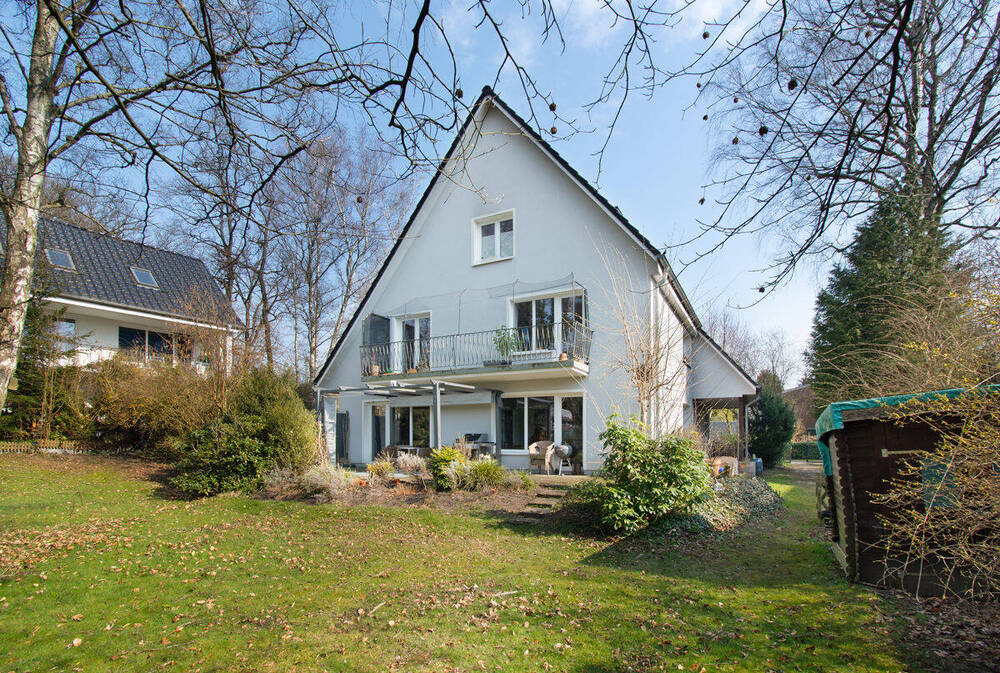 Thumbnail-Attraktives Mehrfamilienhaus in Wellingsbüttel - Gepflegtes Objekt mit Entwicklungspotential