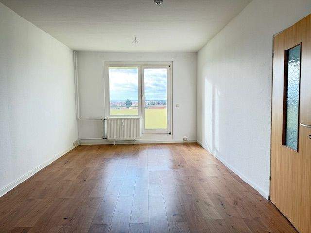Thumbnail-Helle 4 Zimmerwohnung mit Einbauküche ab sofort zu vermieten!