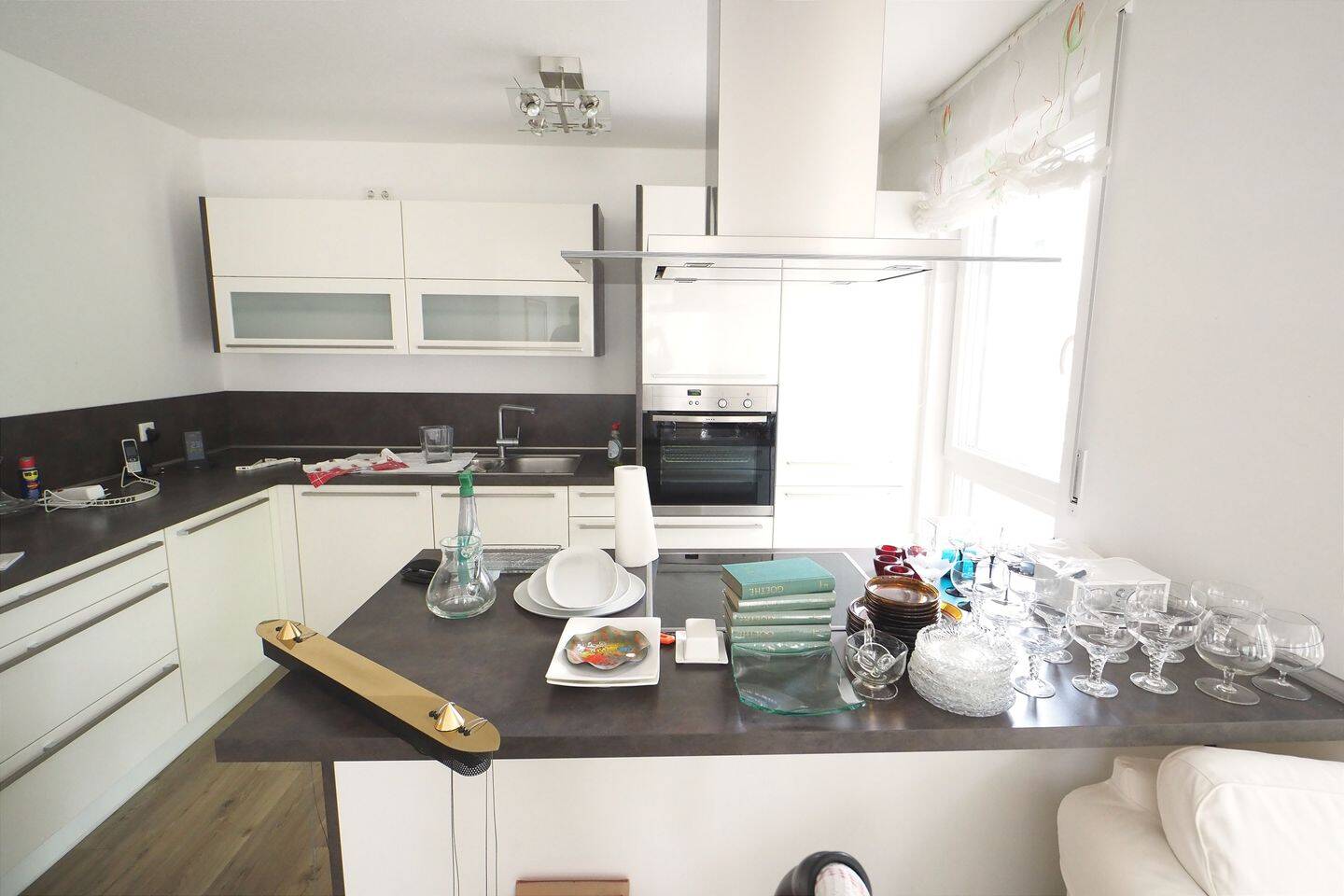 Thumbnail-Sehr schöne, helle und moderne 4- Zimmerwohnung mit Einbauküche und großem Balkon