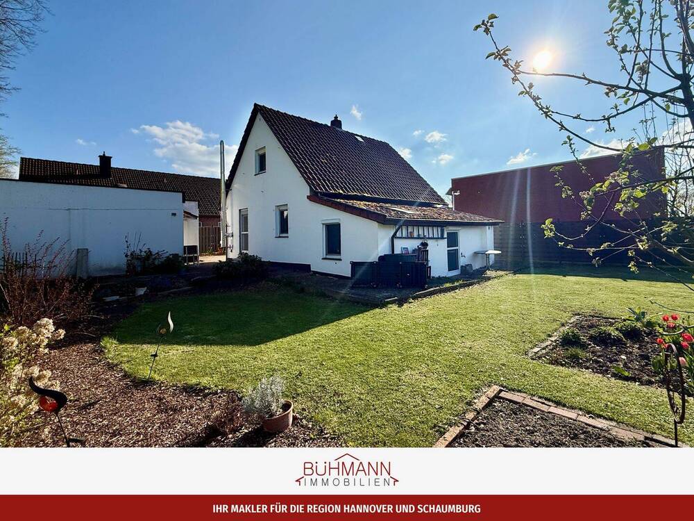 Thumbnail-31547 Münchehagen - Einfamilienhaus mit Garage und Garten